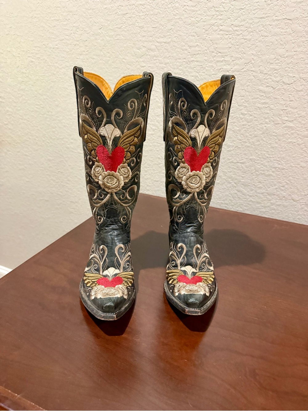 ❤️Old Gringo Grace Black Embroidered Heart/Flowers/Wings Boots❤️